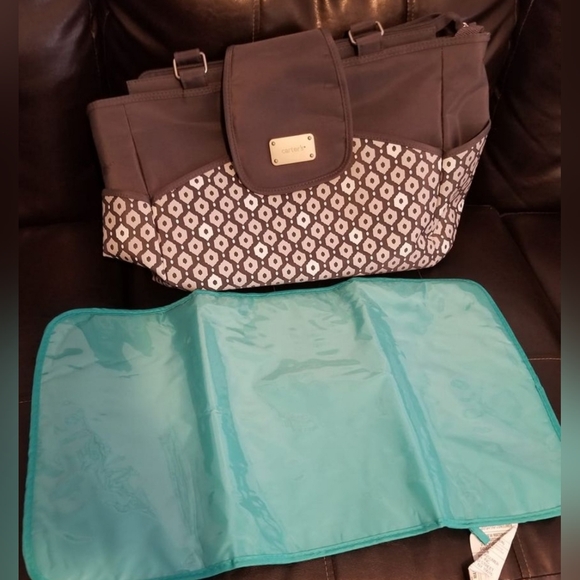 Brand new Carter's diaper bag with changing pad - Picture 3 of 3